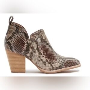 JEFFREY CAMPBELL Taupe Snakeskin Shark Ankle Bootie 8 NWT